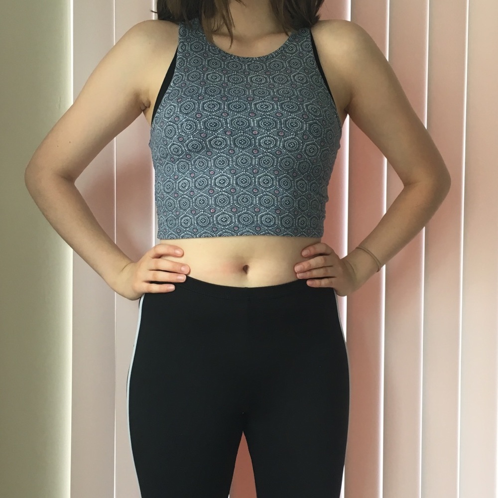 Stretchy Patterned Crop Top